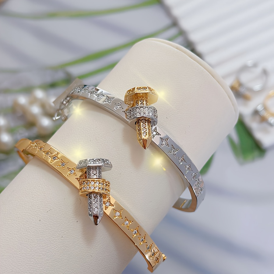 Sparkling Nail-shaped Fashionable Bracelet